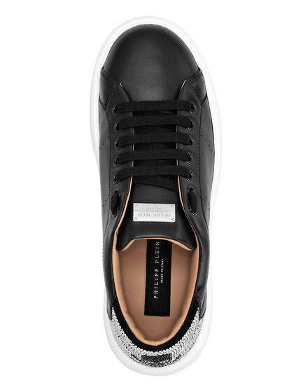 Leather Lo-Top Sneakers Skull