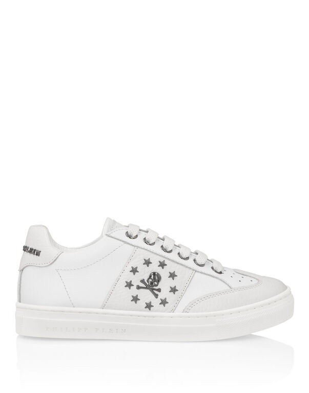 Lo-Top Sneakers Stars and skull