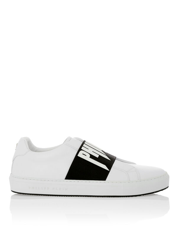 Lo-Top Sneakers Statement